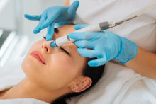 Laden Sie das Bild in den Galerie-Viewer, Aquafacial Anti-Ageing (Jetzt 20% Sparen)
